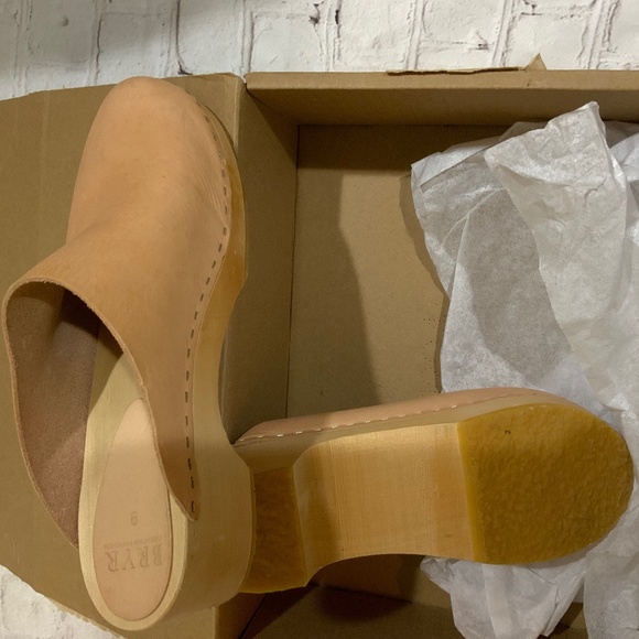 Bryr Clog - Picture 1 of 7